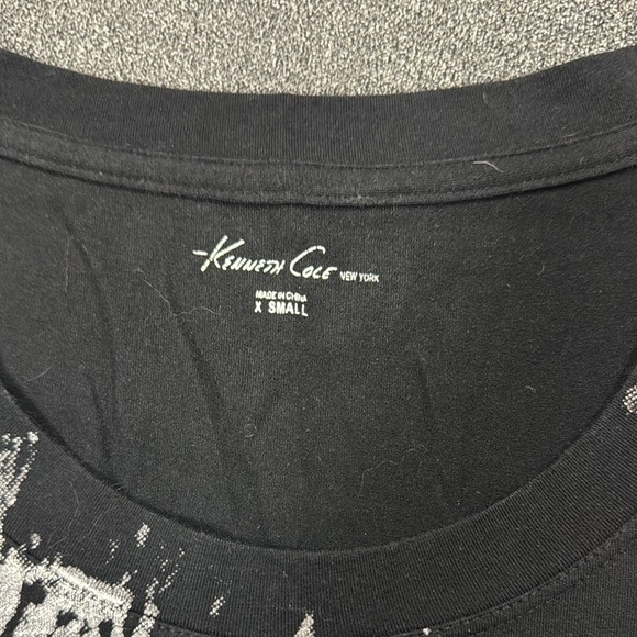 Kenneth Cole Black and White Short Sleeve Tee - Picture 3 of 5